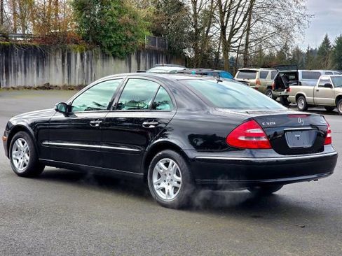 Used 2005 Mercedes-Benz E 320 4MATIC Sedan image 5