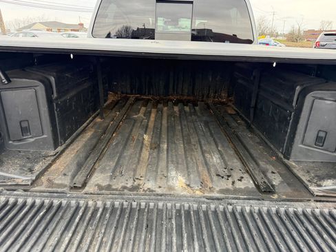 Used 2018 Nissan Titan SL AWD/4WD image 34