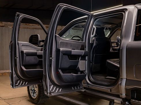 Used 2023 Ford F250 Lariat w/ Sport Appearance Package image 29