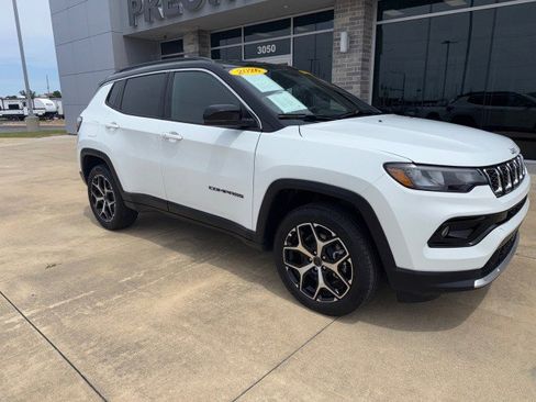 Used 2026 Jeep Compass Limited AWD/4WD image 1