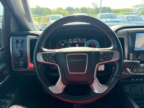 Used 2018 GMC Sierra 2500 Denali w/ Duramax Plus Package AWD/4WD image 11