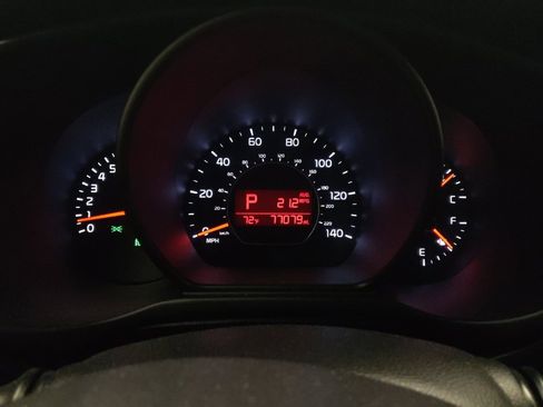 Used 2017 Kia Soul + FWD image 23