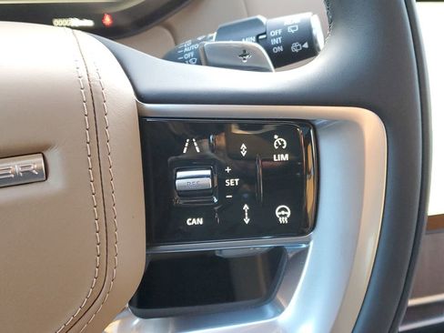 New 2026 Land Rover Range Rover Long Wheelbase SE image 16