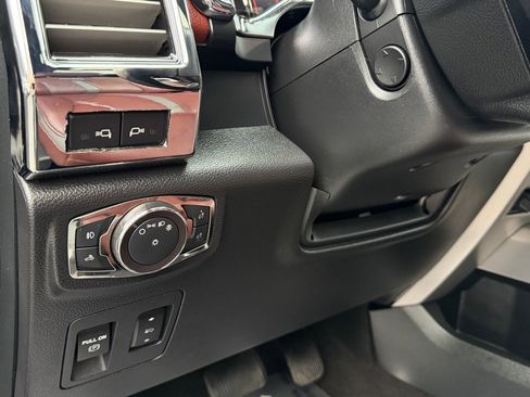 Used 2019 Ford F150 Platinum image 17