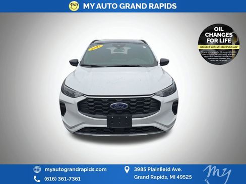 Used 2023 Ford Escape ST-Line w/ Tech Pack #1 AWD/4WD image 2