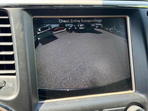 Used 2015 Jeep Grand Cherokee Overland AWD/4WD image 29
