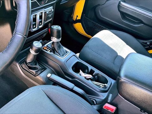 Used 2019 Jeep Wrangler Sport AWD/4WD image 12