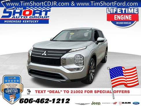 Used 2025 Mitsubishi Outlander SE image 1