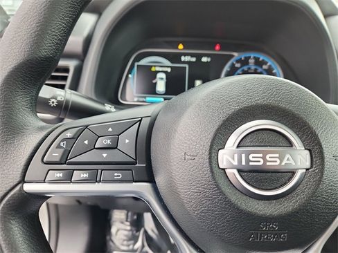 Certified 2025 Nissan Leaf S image 18