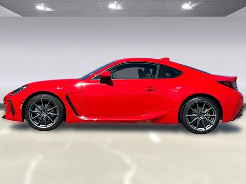Used 2024 Subaru BRZ Limited RWD image 2