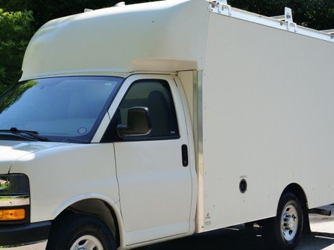Used 2021 Chevrolet Express 3500 w/ Power Convenience Package RWD image 25