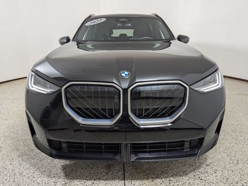 Used 2025 BMW X3 xDrive30i AWD/4WD image 2