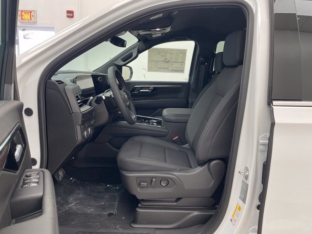 New 2026 Chevrolet Suburban LS w/ Max Trailering Package AWD/4WD image 8