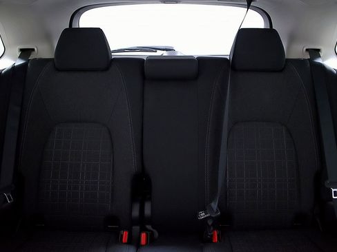 Certified 2026 Honda HR-V LX image 15