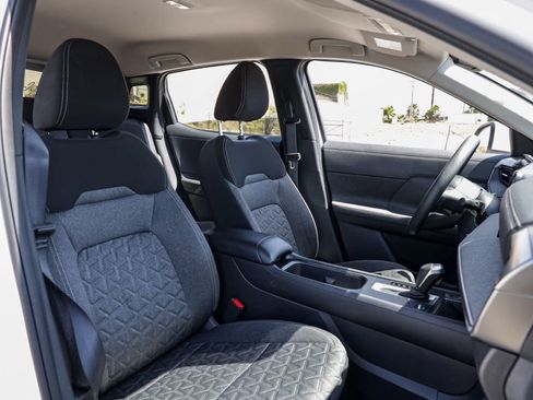 Used 2025 Nissan Kicks SV FWD image 18
