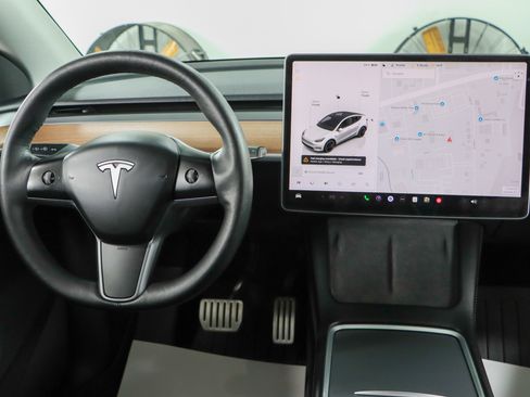 Used 2023 Tesla Model Y Performance image 16