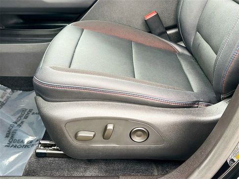 Used 2025 Chevrolet Equinox EV RS w/ Convenience Package II image 19