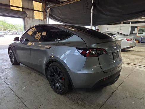 Used 2025 Tesla Model Y Performance AWD/4WD image 4