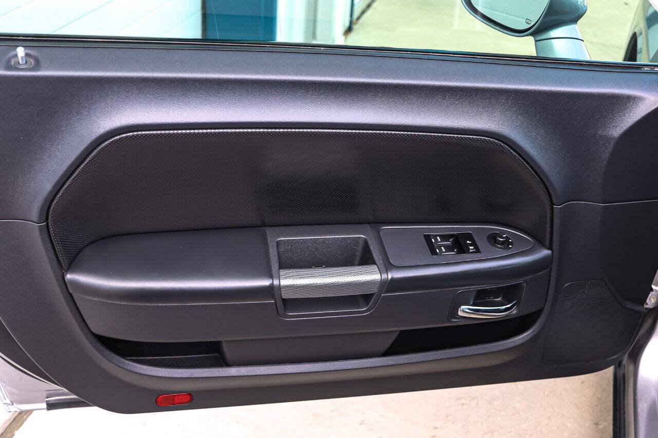 Used 2013 Dodge Challenger R/T Plus RWD image 20