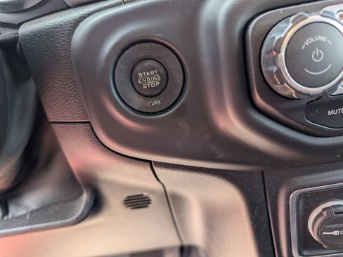 Used 2021 Jeep Wrangler Unlimited Sahara AWD/4WD image 14