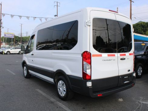 Used 2017 Ford Transit 150 XLT RWD image 4