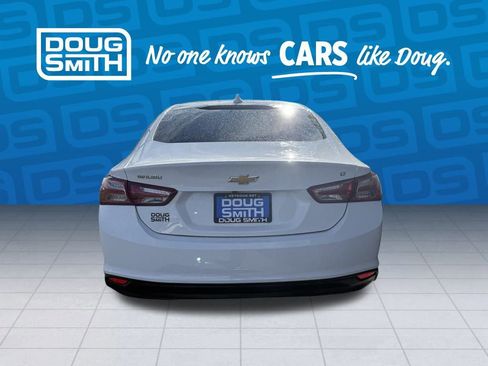 Used 2022 Chevrolet Malibu LT image 3