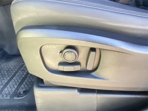 Used 2023 Land Rover Defender 110 75th Limited Edition image 7