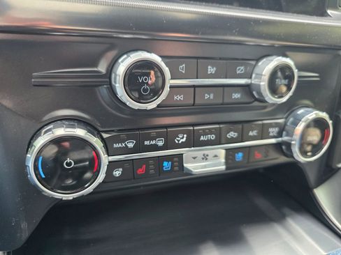 Used 2024 Ford F150 Lariat AWD/4WD image 39