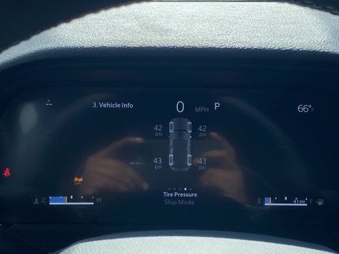 New 2025 Jeep Grand Cherokee Altitude w/ Trailer Tow Package image 19