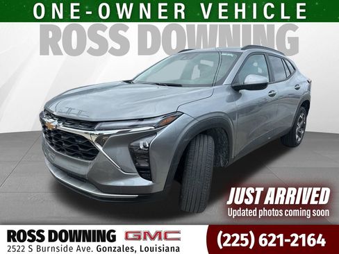 Used 2025 Chevrolet Trax LT w/ LT Convenience Package FWD image 1
