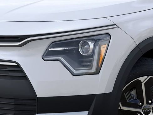 New 2026 Kia Niro LX FWD image 10