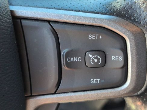 Used 2024 RAM 2500 Tradesman w/ Chrome Appearance Group AWD/4WD image 17