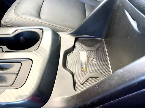 Used 2022 GMC Canyon AT4 image 40