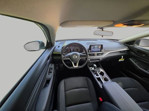 New 2026 Nissan Altima 2.5 SV FWD image 10
