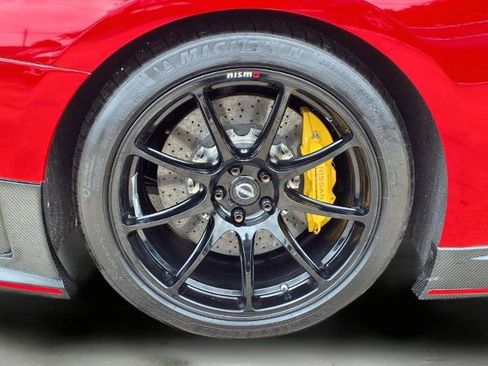 Certified 2023 Nissan GT-R NISMO w/ Floor Mat Package AWD/4WD image 11