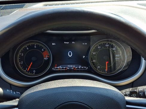 Used 2018 Jeep Cherokee Limited AWD/4WD image 21
