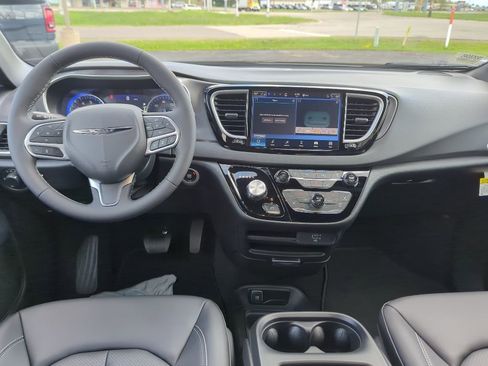 New 2026 Chrysler Voyager LX FWD image 31