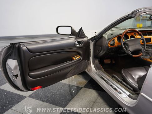 Used 2001 Jaguar XK8 Convertible image 36