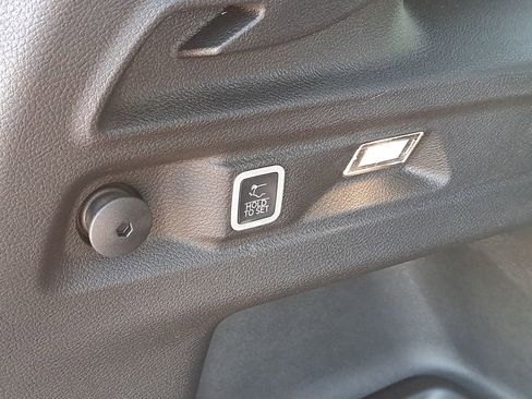 New 2026 Jeep Grand Cherokee L Laredo image 14