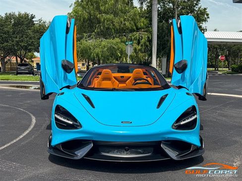 Used 2022 McLaren 765LT RWD image 8