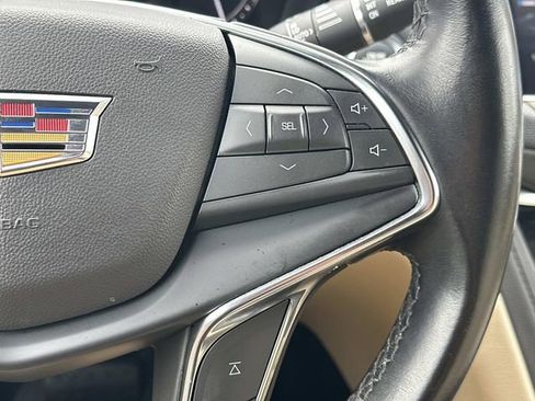 Used 2019 Cadillac XT5 FWD image 22