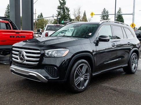 Used 2024 Mercedes-Benz GLS 450 4MATIC image 3