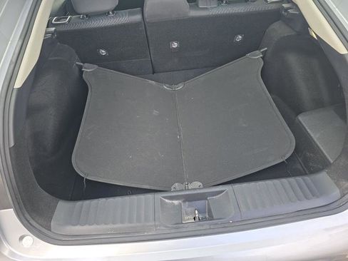 Used 2023 Toyota Prius LE FWD image 11