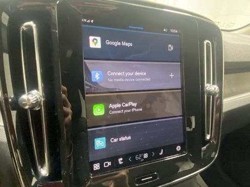 Used 2025 Volvo XC40 B5 Core image 18