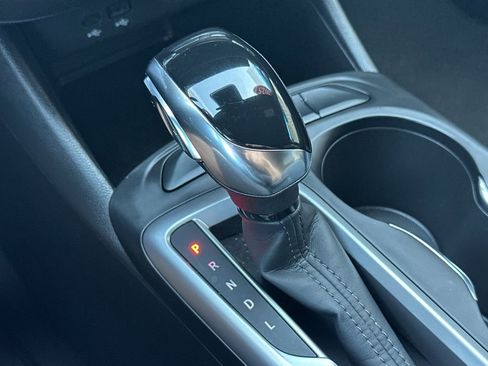 Used 2025 Buick Envista Preferred image 23