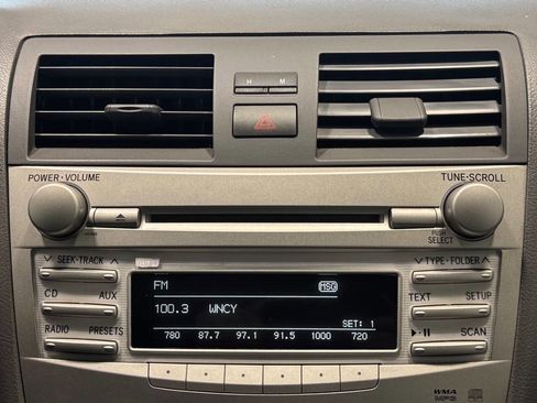 Used 2011 Toyota Camry LE w/ LE Extra-Value Pkg image 29