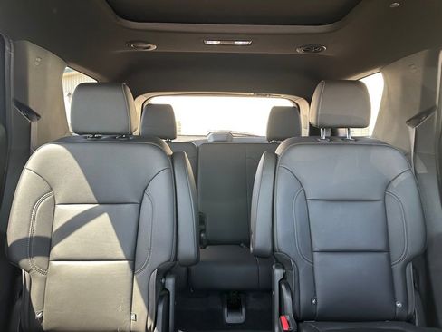 Used 2023 Chevrolet Traverse LT AWD/4WD image 33