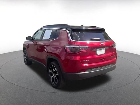 Used 2025 Jeep Compass Limited AWD/4WD image 10