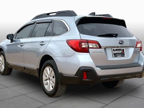 Used 2018 Subaru Outback 2.5i Premium AWD/4WD image 12
