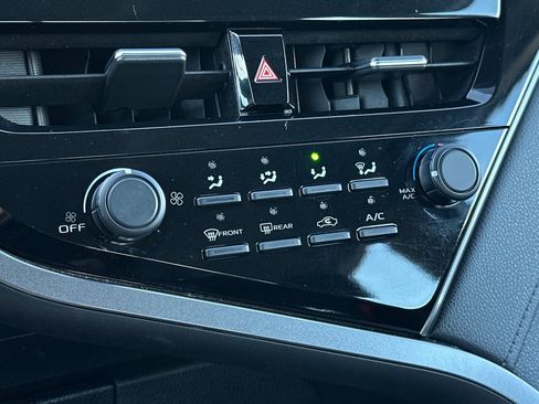 Used 2021 Toyota Camry LE image 25